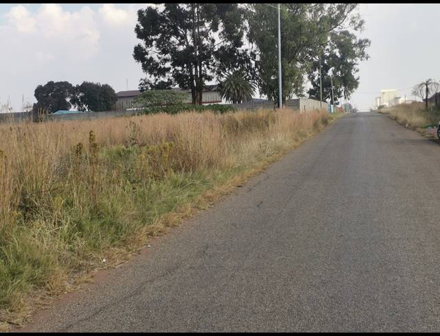 22,000M² VACANT LAND FOR SALE IN VULCANIA SOUTH